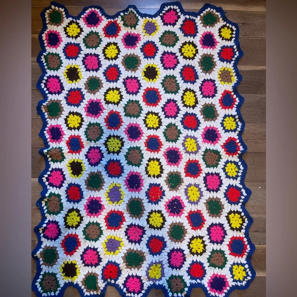 Vintage Granny Crocheted Throw 63 x 45 - Picture 1 of 4